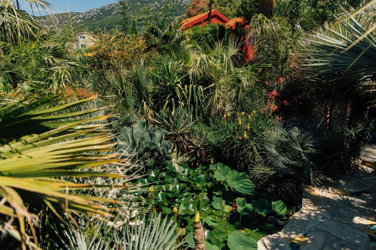 Villa Tropica, Total Privacy, Tropical Garden And Private Pool Kastela Exterior photo